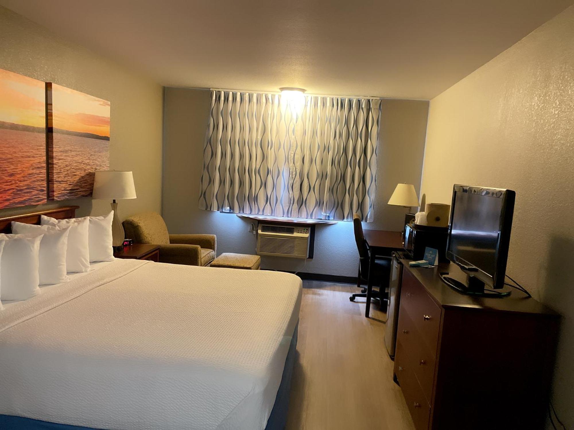 Days & By Wyndham Hotel Stevens Point