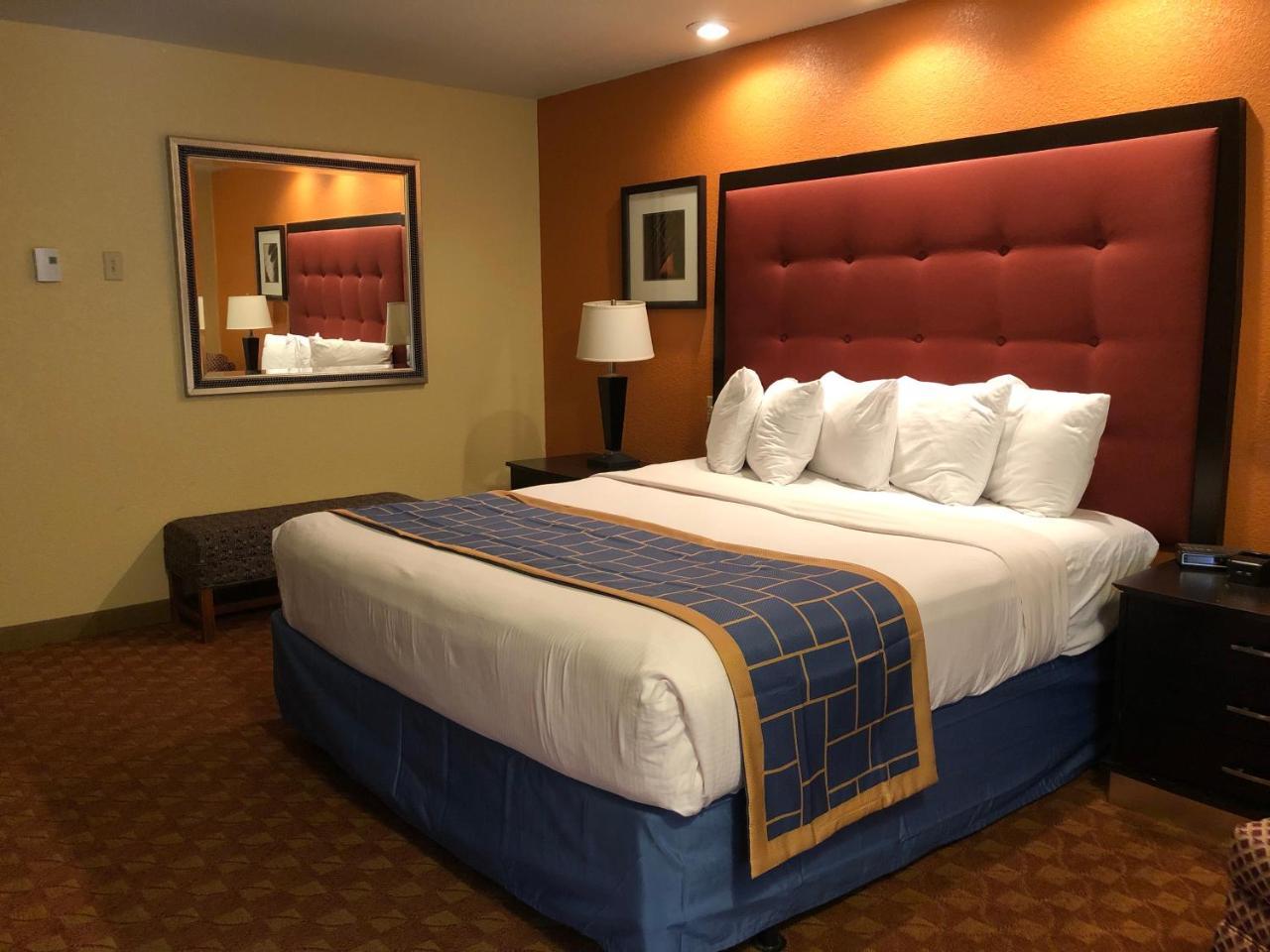 Days & By Wyndham 2* Stevens Point