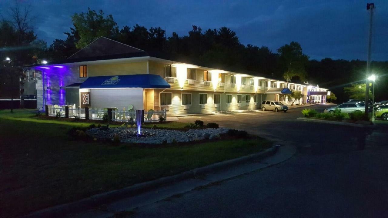 Hotel Days & By Wyndham