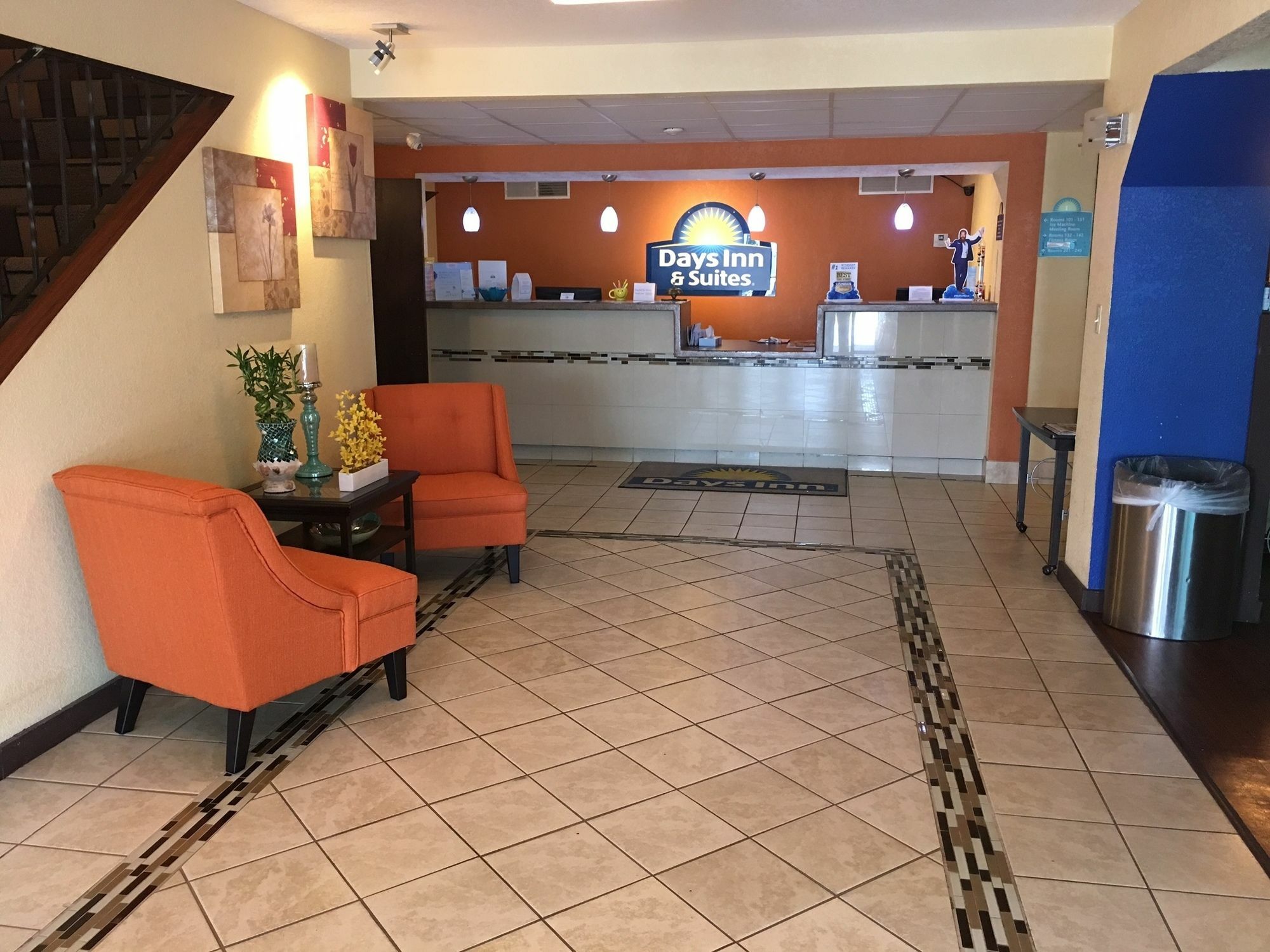 Hotel Days & By Wyndham